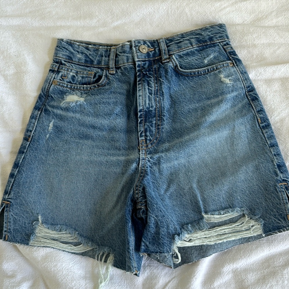 Women’s Zara high rise denim jean shorts
